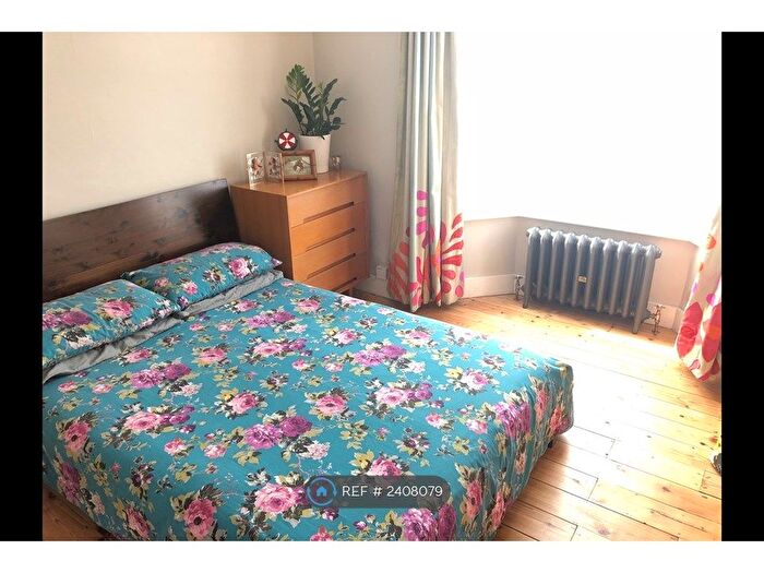2 Bedroom Flat To Rent In Beryl Road, London, W6