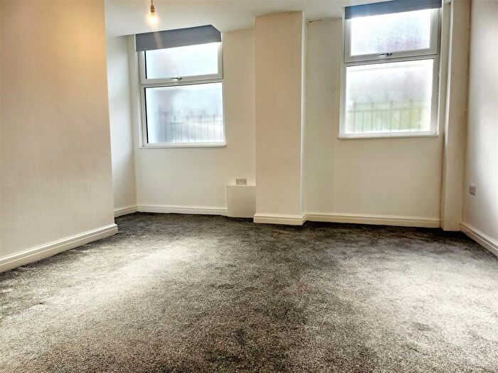 1 Bedroom Flat To Rent In Warrington Street, Ashton-Under-Lyne, OL6