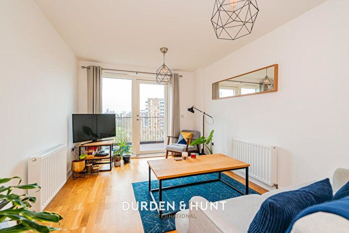 1 Bedroom Apartment For Sale In Upper North Street, Tower Hamlets, E14