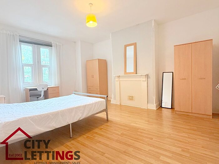 3 Bedroom Flat To Rent In Forest Road West, Arboretum, NG7