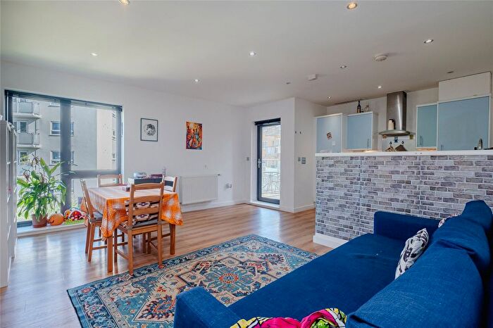 2 Bedroom Flat For Sale In Broadash Close, London, SW16