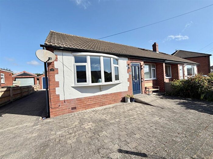 2 Bedroom Semi-Detached Bungalow For Sale In Milton Drive, Scholes, Leeds, LS15