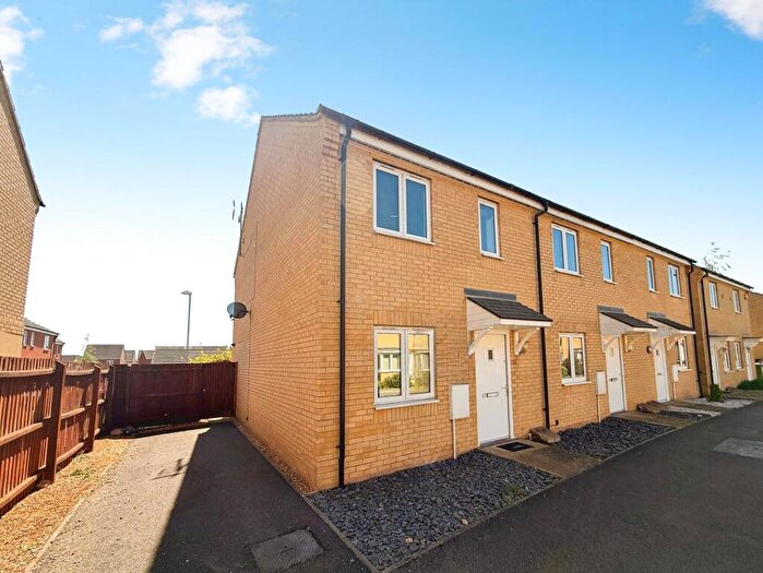 4 Bedroom Semi-Detached House To Rent In Apollo Avenue, Peterborough, PE2