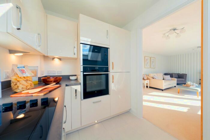 2 Bedroom Flat To Rent In , RG45