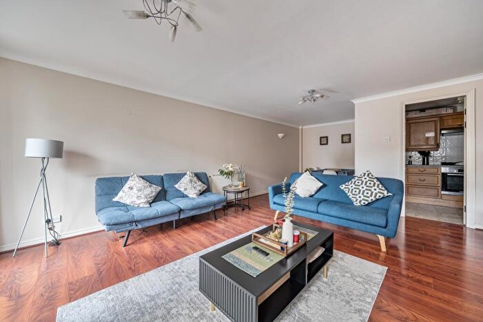 2 Bedroom Flat For Sale In Meridian Place London, E14