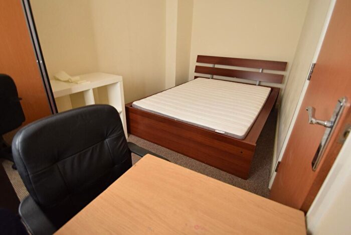 4 Bedroom Town House To Rent In Bold Street, Hulme, Manchester. ., M15