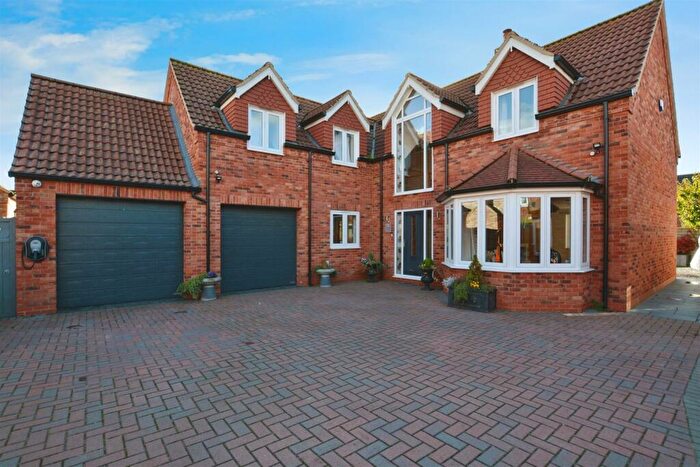 4 Bedroom Detached House For Sale In Old School Yard, Messingham, DN17