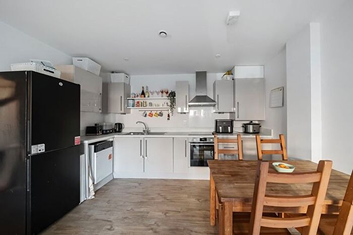 2 Bedroom Flat For Sale In Jefferson House, Stevenage, Hertfordshire, SG1