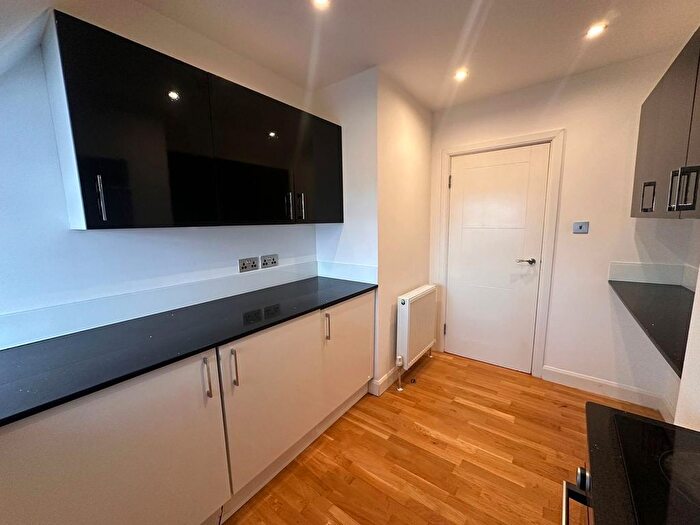 1 Bedroom Flat To Rent In London Road, Isleworth, TW7