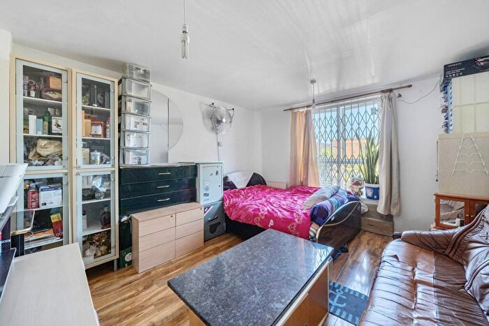 4 Bedroom Terraced House For Sale In Moody Road, Peckham, London, SE15
