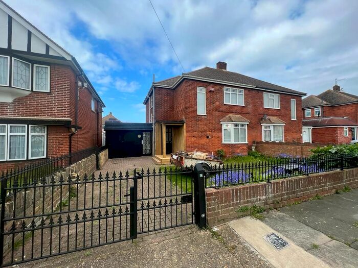 3 Bedroom Semi-Detached House To Rent In Western Road, Margate, CT9