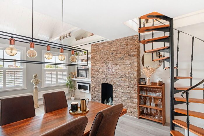1 Bedroom Flat For Sale In Allfarthing Lane, London, SW18