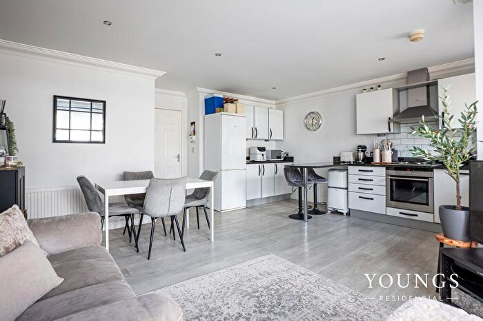 2 Bedroom Flat For Sale In Meadow Rise, Christopher Martin Place Meadow Rise, CM11