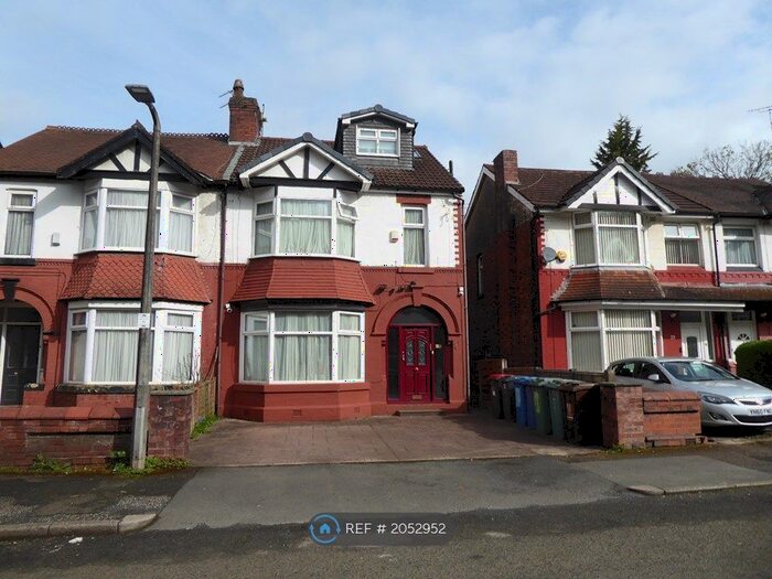 6 Bedroom Semi-Detached House To Rent In Albert Avenue, Prestwich, Manchester, M25