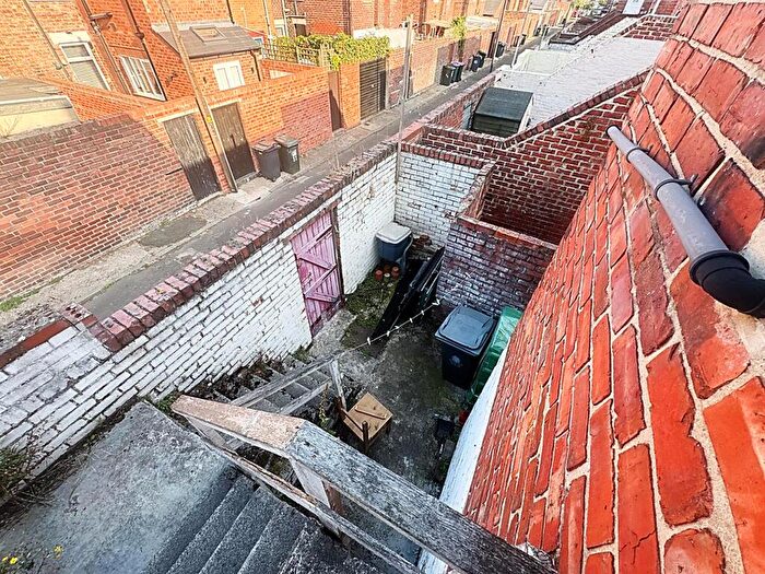 3 Bedroom Flat For Sale In Coronation Street, Wallsend, NE28