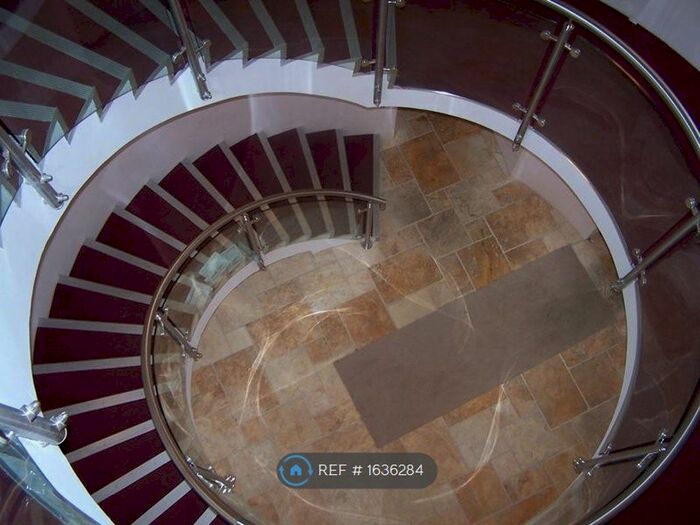 2 Bedroom Flat To Rent In Islington Grove, Monkston Park, Milton Keynes, MK10