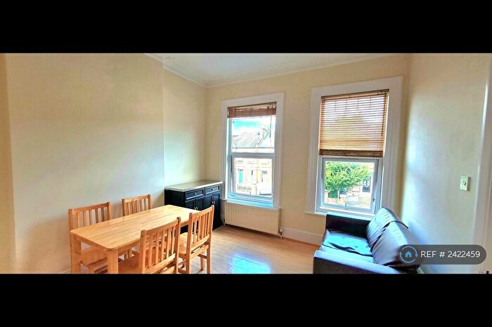 2 Bedroom Flat To Rent In Fordwych Road, London, NW2
