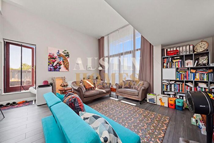 3 Bedroom Apartment To Rent In Assam Street, Naylor Building West, E1