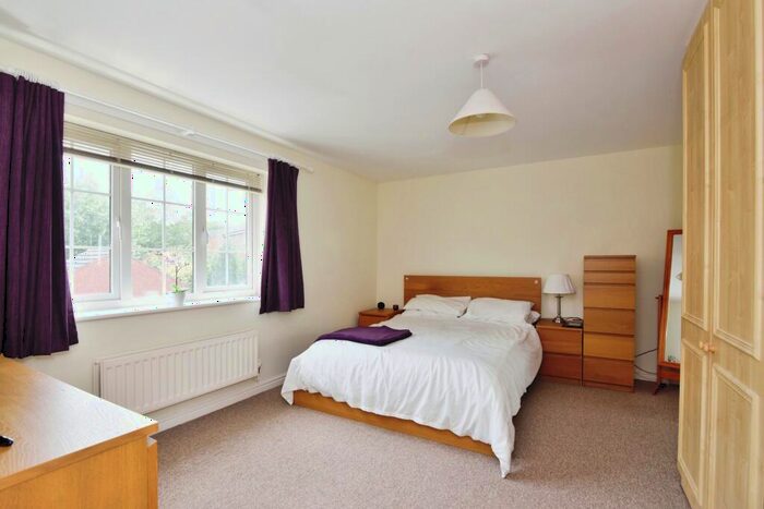 2 Bedroom Flat For Sale In Godwin Way, Stoke-On-Trent, Staffordshire, ST4