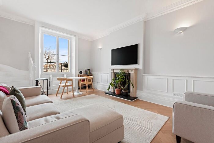 2 Bedroom Flat To Rent In Cornwall Gardens, South Kensington, SW7