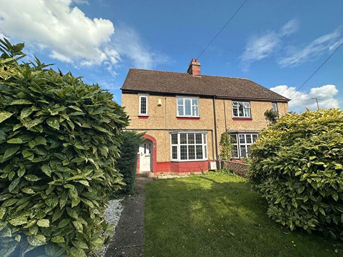 3 Bedroom Property To Rent In Willington Road, Cople, MK44