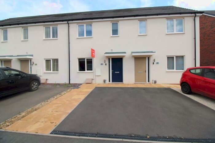 2 Bedroom House To Rent In Hazel Crescent, Burton Upon Trent, Staffordshire, DE14
