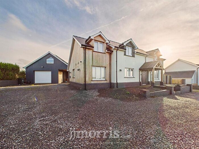 3 Bedroom House For Sale In Ferwig, Cardigan, SA43