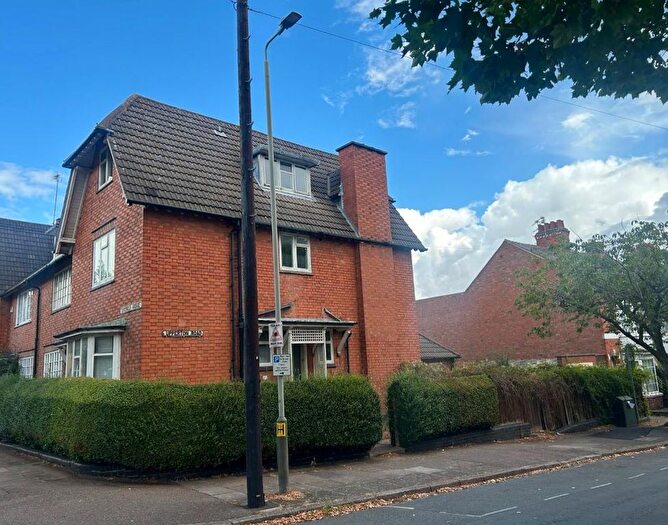 5 Bedroom Semi Detached House For Sale In Upperton Road, Off Narborough Road, Leicester, LE3