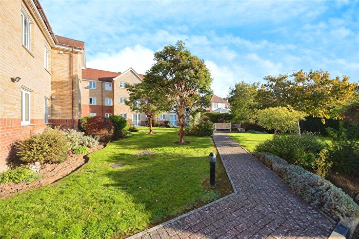 1 Bedroom Flat For Sale In Nightingale Court, Cosham, PO6