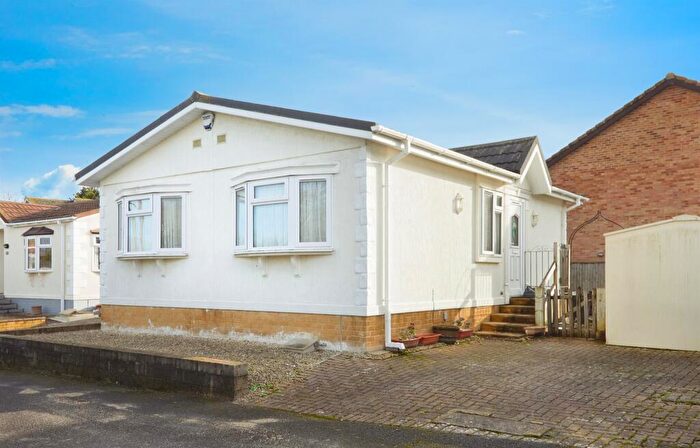 2 Bedroom Park Home For Sale In Beverley Hills Park, Amesbury, Salisbury, SP4