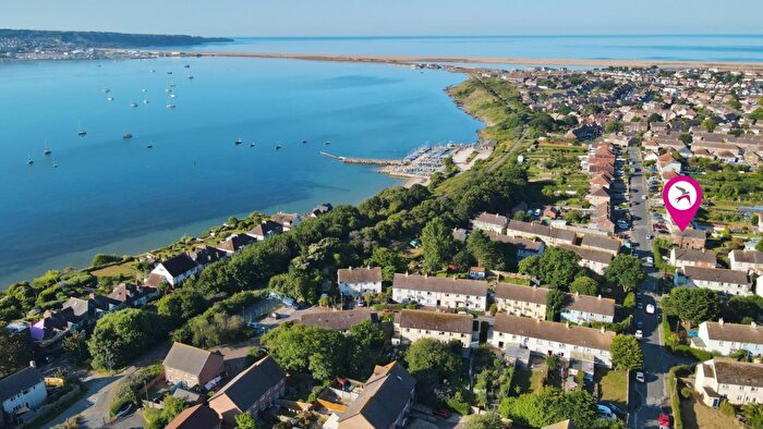 2 Bedroom Apartment For Sale In Hillcrest Road, Weymouth, DT4