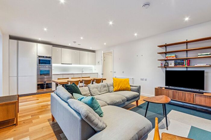 2 Bedroom Flat To Rent In Clift House, Branch Place, N1