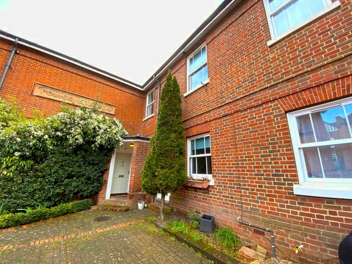 1 Bedroom Maisonette To Rent In Kirbys Lane, Canterbury, CT2