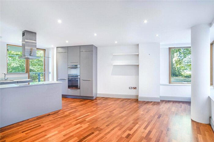 2 Bedroom Apartment To Rent In Paradise Park, A Lea Bridge Road, Hackney, London, E5