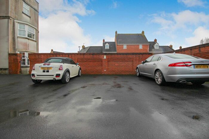 2 Bedroom Apartment To Rent In Boatman Close, Swindon, SN25