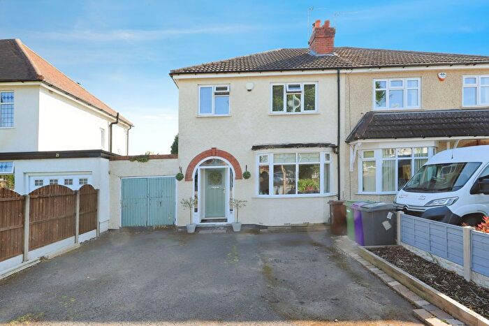 3 Bedroom Semi-Detached House For Sale In Bhylls Lane, Wolverhampton, West Midlands, WV3