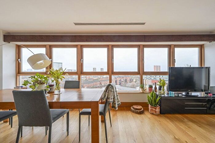 2 Bedroom Flat For Sale In Pancras Way, Bow, London, E3