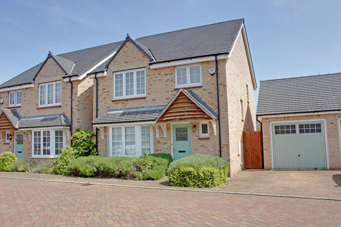 4 Bedroom Detached House To Rent In Radland Close, St Neots, PE19