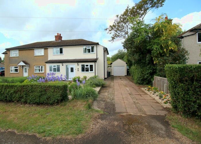 3 Bedroom Semi-Detached House For Sale In Stanford Road, Southill, Biggleswade, SG18