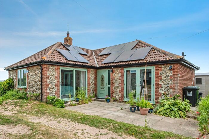 2 Bedroom Detached Bungalow For Sale In Keswick Road, Bacton, Norwich, NR12
