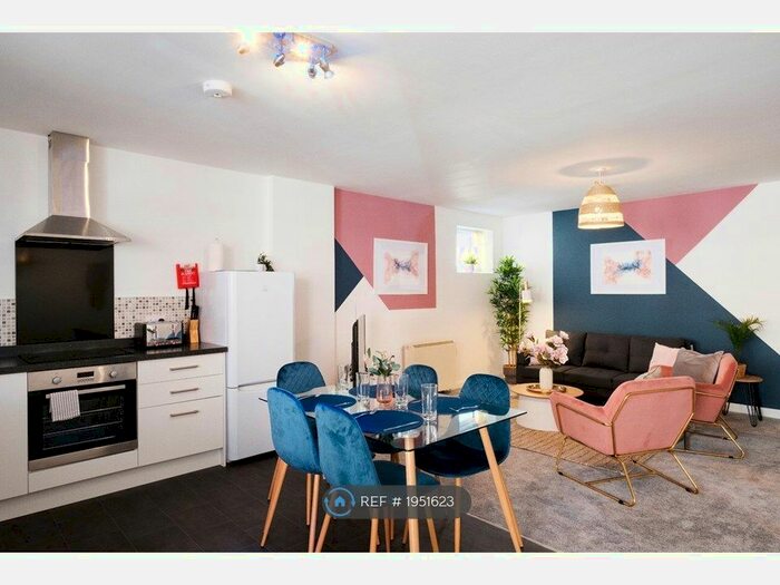 2 Bedroom Flat To Rent In Cricklade Street, Cirencester, GL7