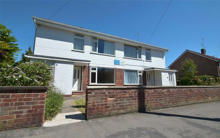2 Bedroom Flat To Rent In White Lodge, George Street, Cottingham, East Yorkshire, HU16