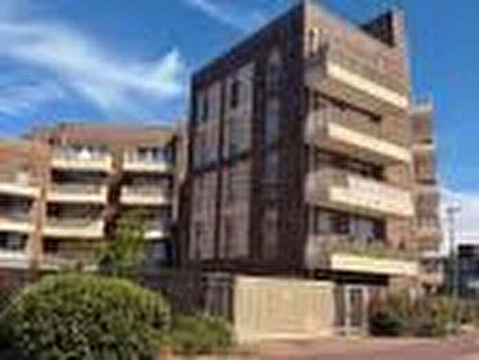 2 Bedroom Flat For Sale In Stour Road, Dagenham, Essex, RM10