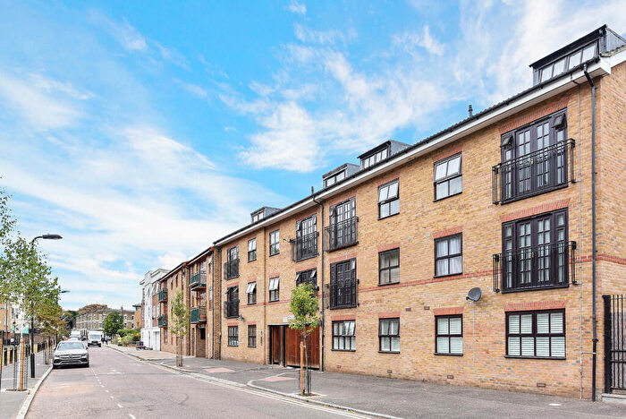 2 Bedroom Apartment To Rent In Louisa Close, Hackney, Victoria Park, E9