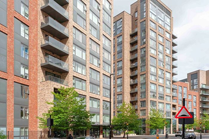 2 Bedroom Flat For Sale In Cherry Orchard Road, East Croydon, CR0