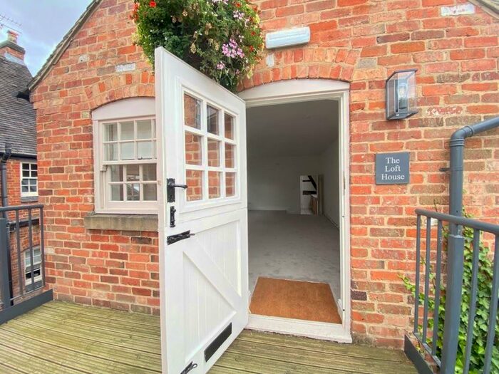 3 Bedroom Flat To Rent In Horninglow Street, Burton-On-Trent, DE14