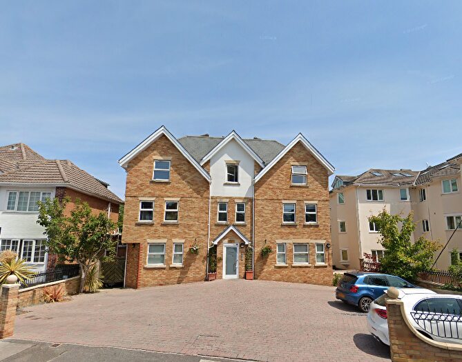 2 Bedroom Flat To Rent In Studland Road, Alum Chine, BH4