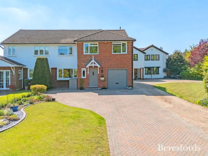 4 Bedroom Semi-Detached House For Sale In Stevens Lane, Felsted, CM6
