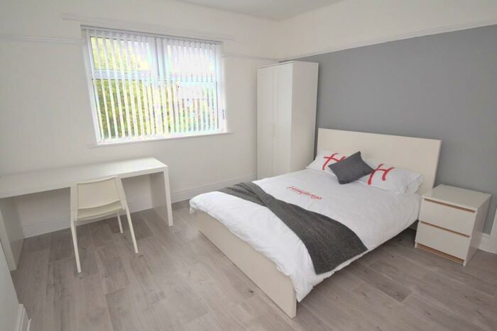 3 Bedroom Duplex To Rent In Mauldeth Road West, Withington, Manchester, M20