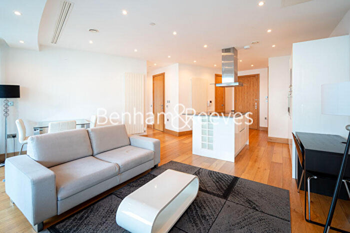 2 Bedroom Apartment To Rent In Crossharbour Plaza, Canary Wharf, E14
